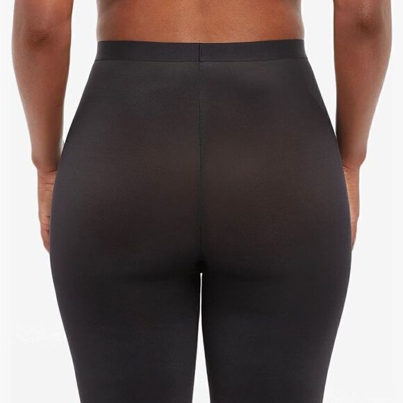 NWT SPANX Thinstincts Midthigh short - Picture 1 of 8